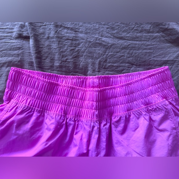 PINK Active Shorts - Picture 4 of 7